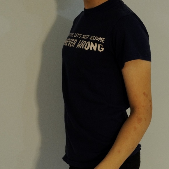 ☆ Graphic Tee ☆ - Picture 4 of 6